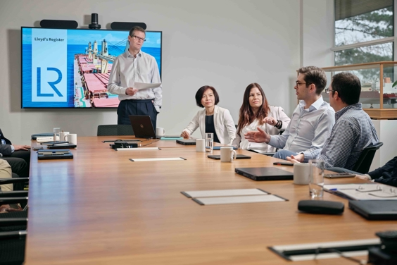 Shipping leadership communication